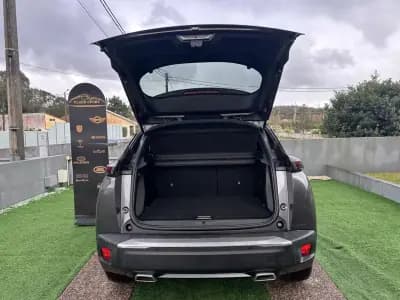 Vendo Peugeot 2008 2021 - 17900 EUR, 95000 km - AUTO.MOTO.pt