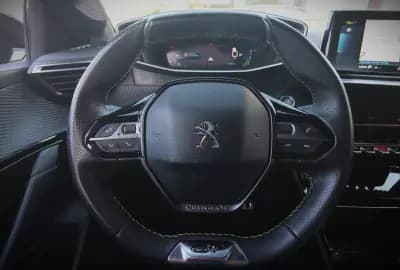 Sell Peugeot e-208 2020 - 17450 EUR, 60000 km - AUTO.MOTO.pt