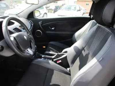 Vendo Renault Mégane Coupe 2010 - 6500 EUR, 219000 km - AUTO.MOTO.pt