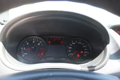 Vendo Renault Clio 2009 - 4300 EUR, 219000 km - AUTO.MOTO.pt