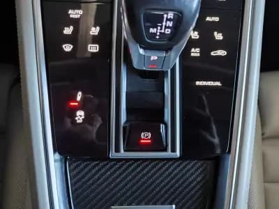 Sell Porsche Panamera 2017 - 67750 EUR, 99900 km - AUTO.MOTO.pt