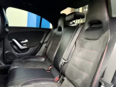 Vendo Mercedes-Benz CLA 180 2019 - 29950 EUR, 73000 km - AUTO.MOTO.pt