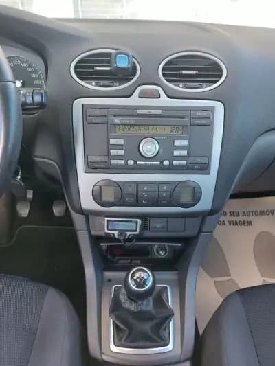 Sell Ford Focus SW 2005 - 2990 EUR, 307902 km - AUTO.MOTO.pt