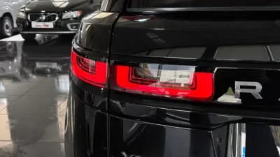 Vendo Land Rover Range Rover Velar 2019 - 37650 EUR, 96521 km - AUTO.MOTO.pt