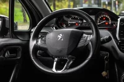 Sell Peugeot 2008 2018 - 9990 EUR, 88415 km - AUTO.MOTO.pt