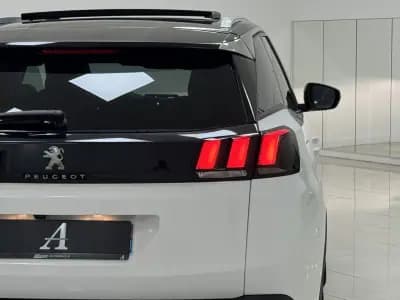 Sell Peugeot 3008 2019 - 18990 EUR, 130000 km - AUTO.MOTO.pt