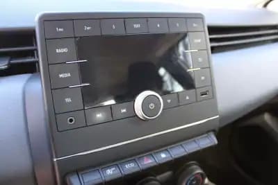 Vendo Renault Clio 2020 - 13900 EUR, 141315 km - AUTO.MOTO.pt