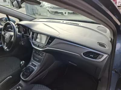 Vendo Opel Astra 2017 - 13000 EUR, 99950 km - AUTO.MOTO.pt