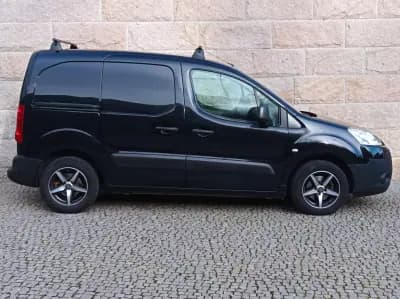 Vendo Peugeot Partner 2010 - 9990 EUR, 117500 km - AUTO.MOTO.pt