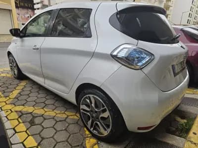 Vendo Renault Zoe 2019 - 7850 EUR, 130850 km - AUTO.MOTO.pt