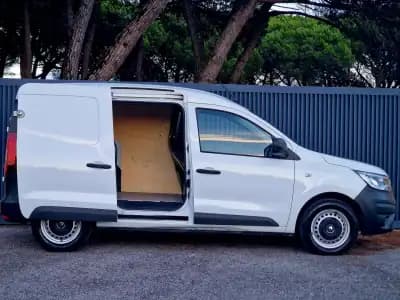 Vendo Renault Express 2021 - 13990 EUR, 121868 km - AUTO.MOTO.pt
