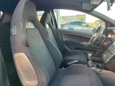 Vendo Fiat Grande Punto 2010 - 13900 EUR, 32000 km - AUTO.MOTO.pt