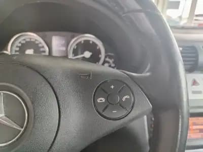 Vendo Mercedes-Benz CLC 180 2010 - 9500 EUR, 269000 km - AUTO.MOTO.pt