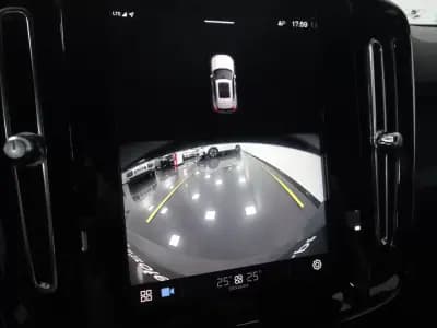 Vendo Volvo XC 40 2022 - 26990 EUR, 111000 km - AUTO.MOTO.pt