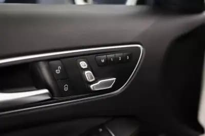 Vendo Mercedes-Benz A 200 2016 - 20950 EUR, 153146 km - AUTO.MOTO.pt