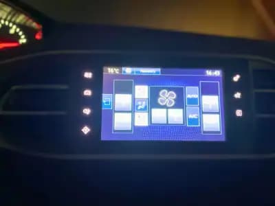 Sell Peugeot 308 2016 - 15500 EUR, 171736 km - AUTO.MOTO.pt