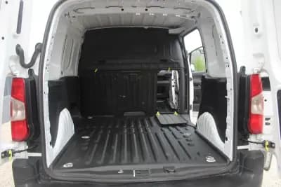 Vendo Peugeot Partner 2022 - 10976 EUR, 135000 km - AUTO.MOTO.pt