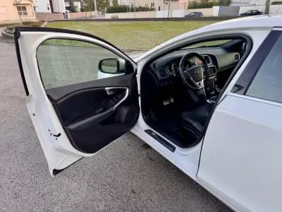 Vendo Volvo V40 2017 - 17990 EUR, 115000 km - AUTO.MOTO.pt