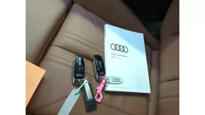 Vendo Audi Q8 e-Tron 2023 - 55000 EUR, 9800 km - AUTO.MOTO.pt