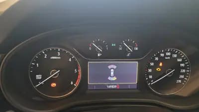 Sell Opel Insignia Grand Sport 2018 - 12900 EUR, 149839 km - AUTO.MOTO.pt