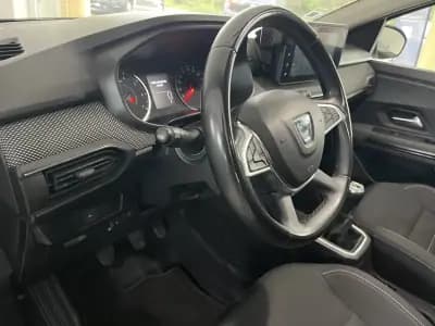 Vendo Dacia Jogger 2022 - 14900 EUR, 173000 km - AUTO.MOTO.pt