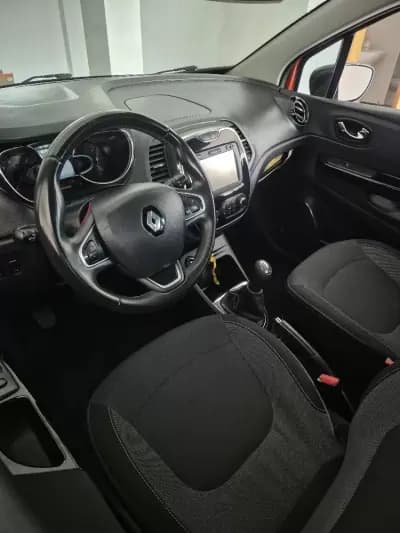 Sell Renault Captur 2017 - 14750 EUR, 130625 km - AUTO.MOTO.pt