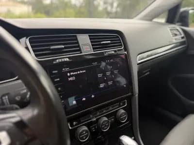 Vendo Volkswagen Golf 2018 - 17999 EUR, 200000 km - AUTO.MOTO.pt