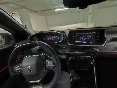 Vendo Peugeot e-2008 2023 - 23890 EUR, 9100 km - AUTO.MOTO.pt