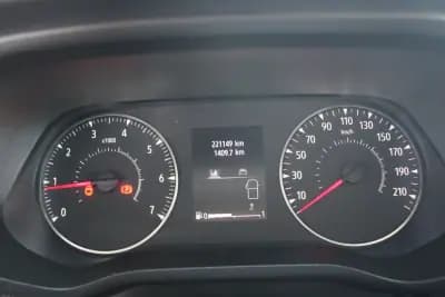 Vendo Renault Trafic 2022 - 16990 EUR, 222000 km - AUTO.MOTO.pt