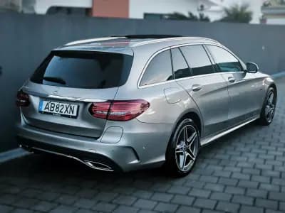Vendo Mercedes-Benz C 300 2020 - 28950 EUR, 166000 km - AUTO.MOTO.pt
