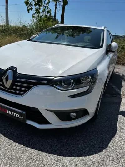 Vendo Renault Mégane 2019 - 14250 EUR, 135000 km - AUTO.MOTO.pt
