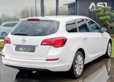 Sell Opel Astra Sports Tourer 2012 - 3900 EUR, 274564 km - AUTO.MOTO.pt