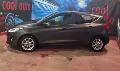 Vendo Ford Fiesta 2021 - 13999 EUR, 80000 km - AUTO.MOTO.pt