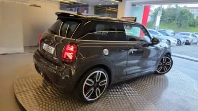 Vendo MINI 2019 - 24900 EUR, 114062 km - AUTO.MOTO.pt
