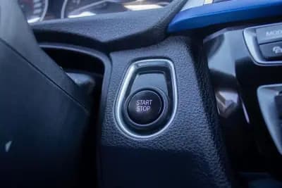 Vendo BMW 330 2016 - 21900 EUR, 146000 km - AUTO.MOTO.pt