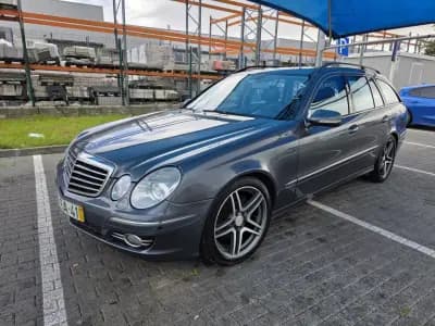 Vendo Mercedes-Benz E 220 2007 - 8990 EUR, 330000 km - AUTO.MOTO.pt