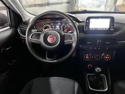 Vendo Fiat Tipo Station Wagon 2018 - 11600 EUR, 84496 km - AUTO.MOTO.pt