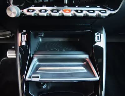 Sell Peugeot e-208 2020 - 17450 EUR, 60000 km - AUTO.MOTO.pt