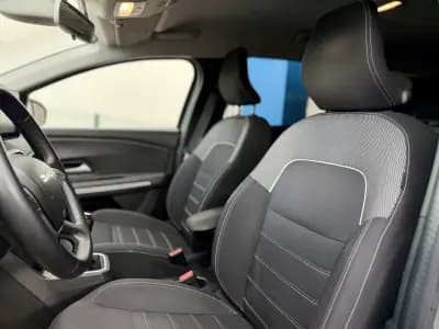 Sell Dacia Jogger 2023 - 17950 EUR, 69000 km - AUTO.MOTO.pt