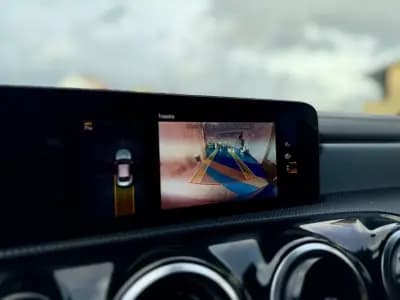 Vendo Mercedes-Benz CLA 180 2019 - 29950 EUR, 73000 km - AUTO.MOTO.pt