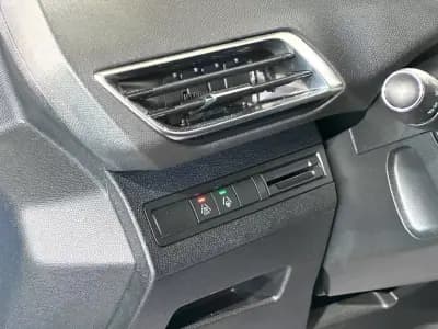 Sell Peugeot 3008 2021 - 23500 EUR, 110183 km - AUTO.MOTO.pt