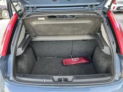 Sell Fiat Punto 2018 - 8750 EUR, 84900 km - AUTO.MOTO.pt