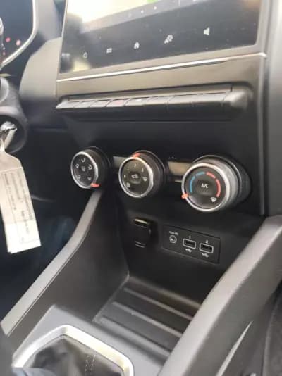 Vendo Renault Clio 2020 - 11990 EUR, 135000 km - AUTO.MOTO.pt