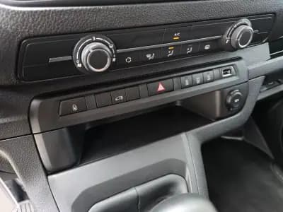 Sell Peugeot Expert 2024 - 21990 EUR, 21500 km - AUTO.MOTO.pt