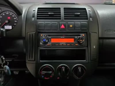 Vendo Volkswagen Polo 2008 - 5900 EUR, 155000 km - AUTO.MOTO.pt