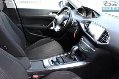 Sell Peugeot 308 2019 - 13250 EUR, 174000 km - AUTO.MOTO.pt