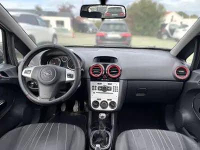 Vendo Opel Corsa 2010 - 6900 EUR, 207650 km - AUTO.MOTO.pt