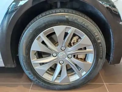 Vendo Peugeot 208 2023 - 27000 EUR, 24150 km - AUTO.MOTO.pt