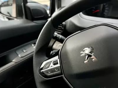 Vendo Peugeot Partner 2023 - 17950 EUR, 53000 km - AUTO.MOTO.pt