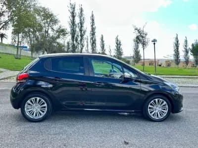 Sell Peugeot 208 2019 - 10450 EUR, 84000 km - AUTO.MOTO.pt